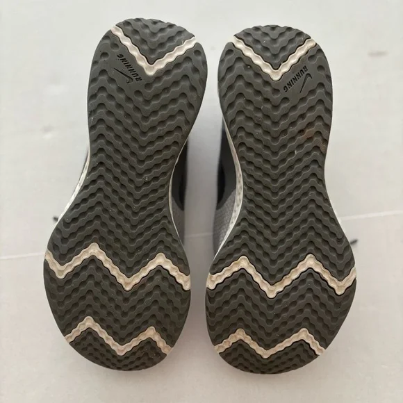 Nike Women's Sneakers Size 7 W Gray/Silver Athletic Running Shoes BQ6716-001 - Picture 7 of 9